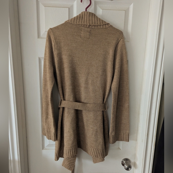 🔥$10 Bundled🔥Bluenotes Acrylic Belted Cardigan Tan Size L - Picture 3 of 8